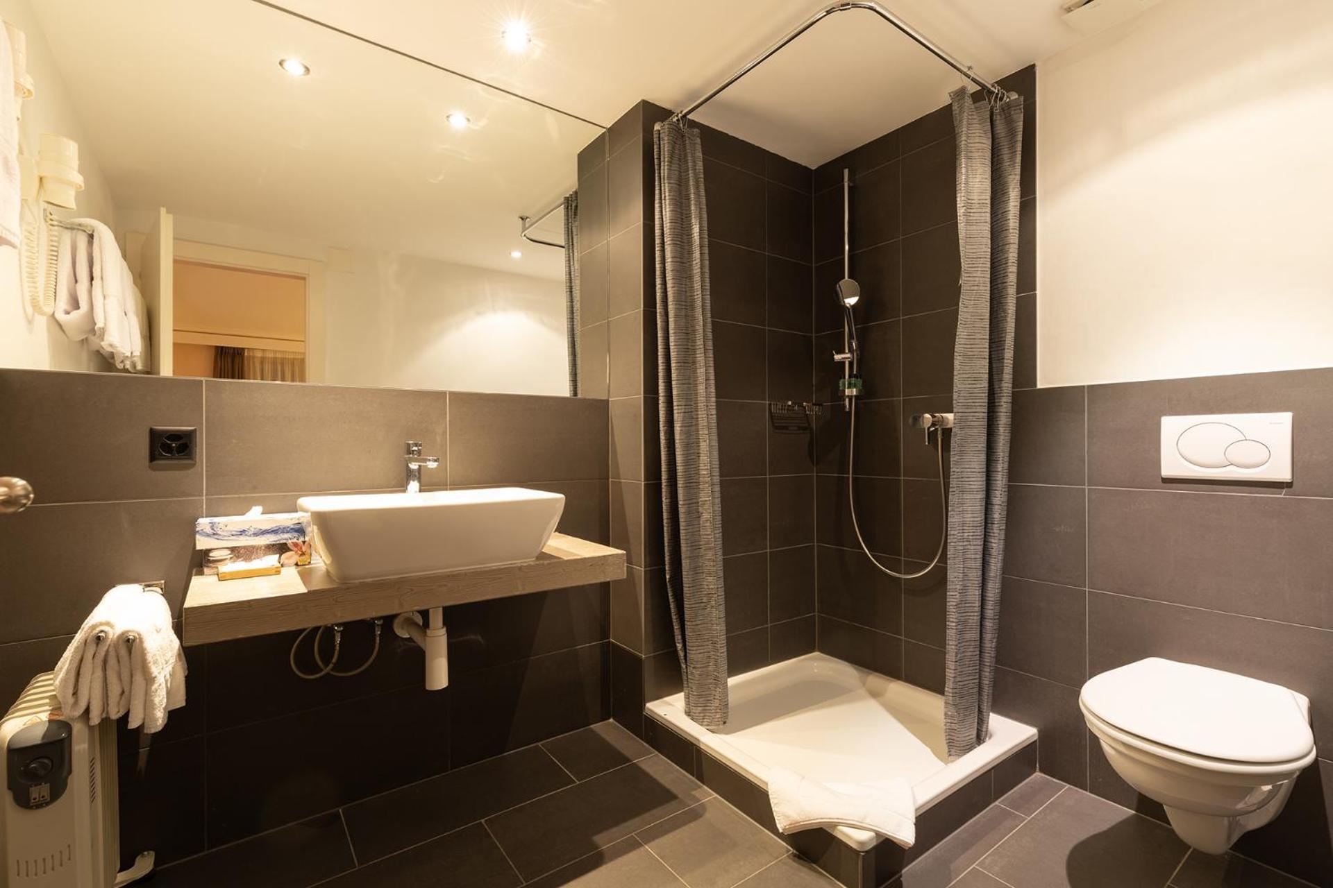 קראנס-מונטנה Hotel Central, Spa & Lounge Bar מראה חיצוני תמונה