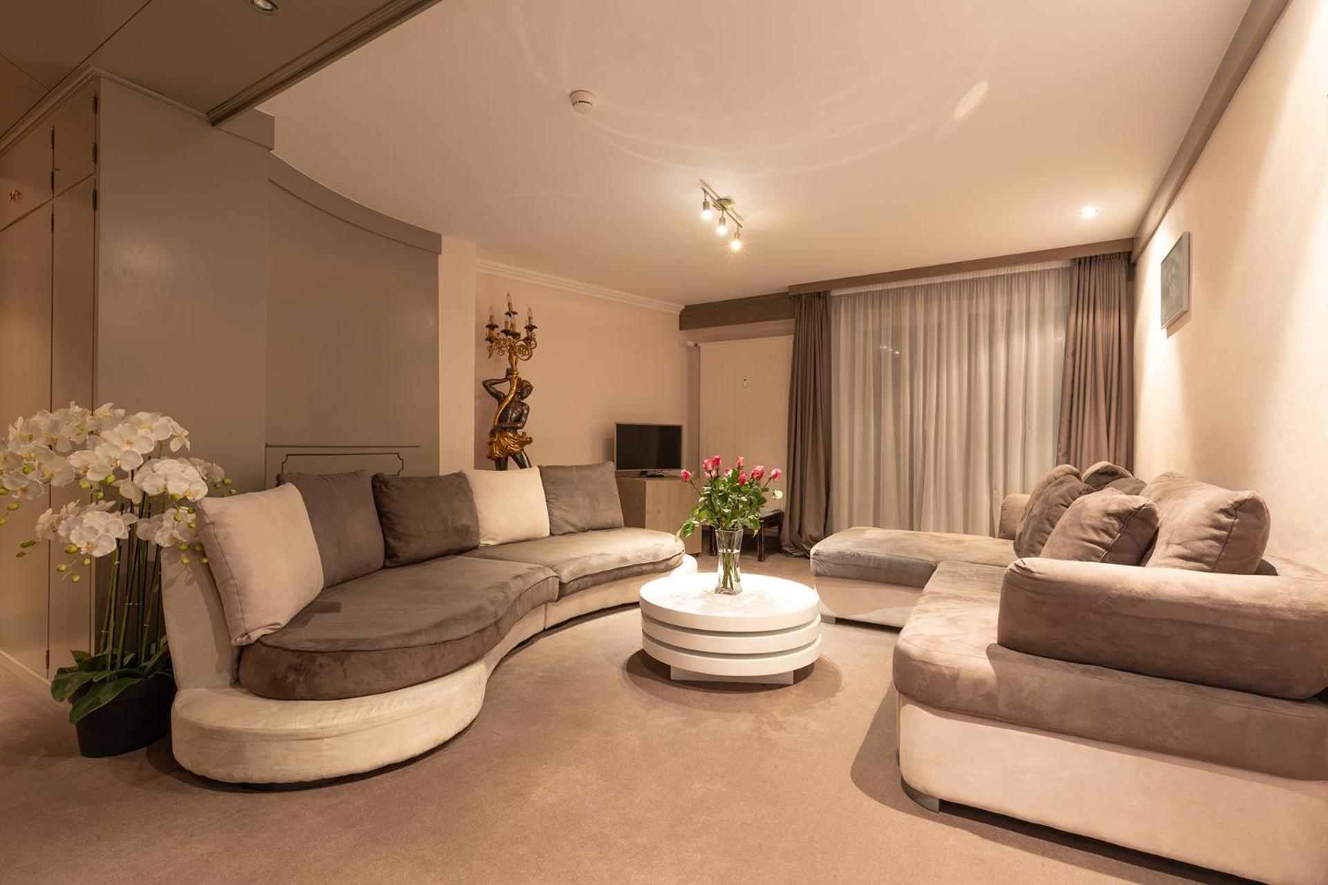 קראנס-מונטנה Hotel Central, Spa & Lounge Bar מראה חיצוני תמונה